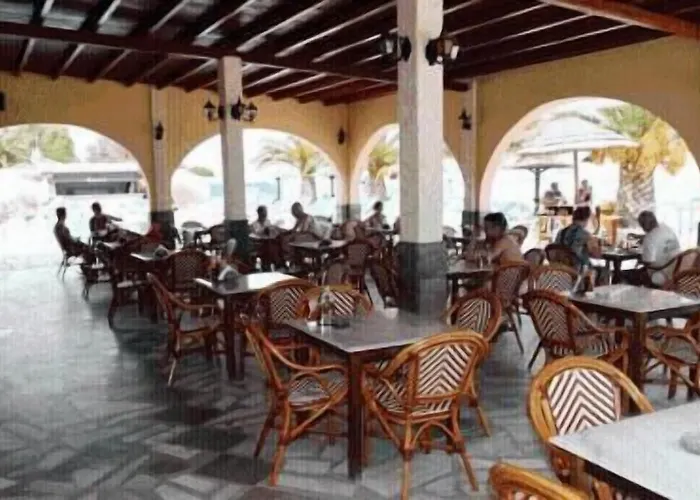 Lemon Grove And 2* Kávos