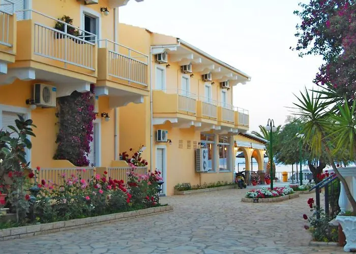 Lemon Grove And 2* Kávos