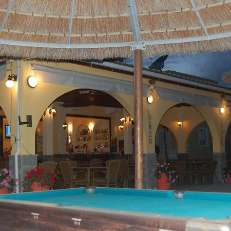 Lemon Grove And Kávos