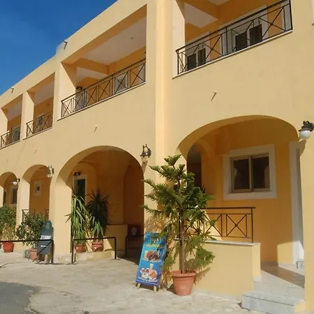 Lemon Grove And Apartmanhotel 2*