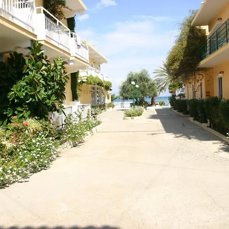 Lejlighedshotel Lemon Grove And 2*