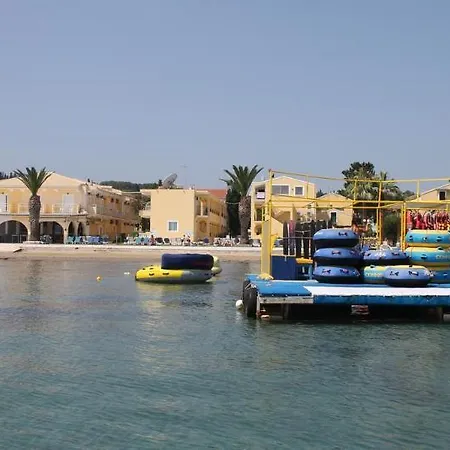 Lemon Grove And Apartmanhotel 2*